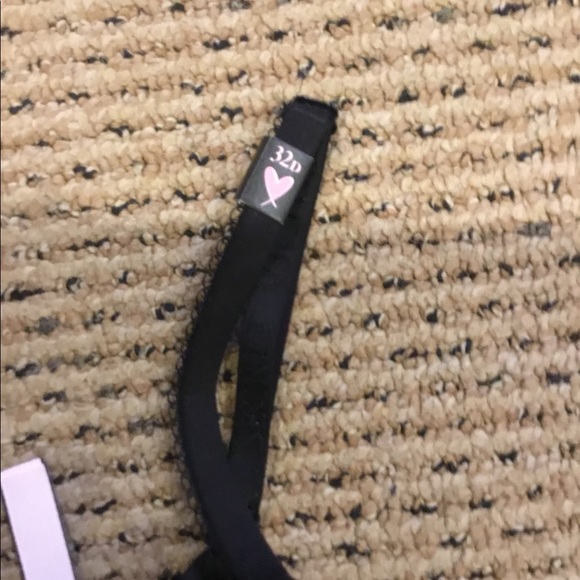 Victoria’s Secret Bra - Picture 2 of 3